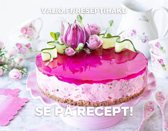 pinkki voileipäkakku